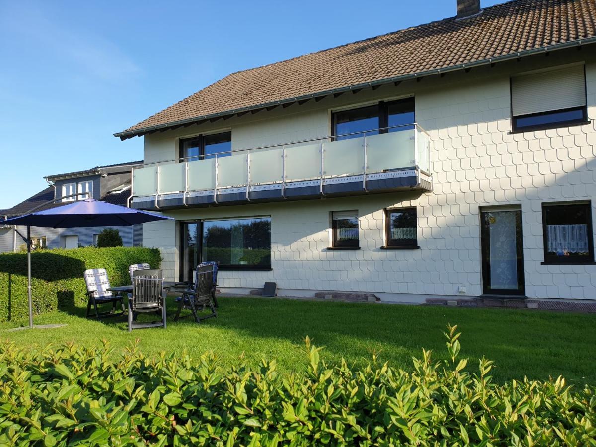 Ferienwohnung Heinen Schleiden Bagian luar foto